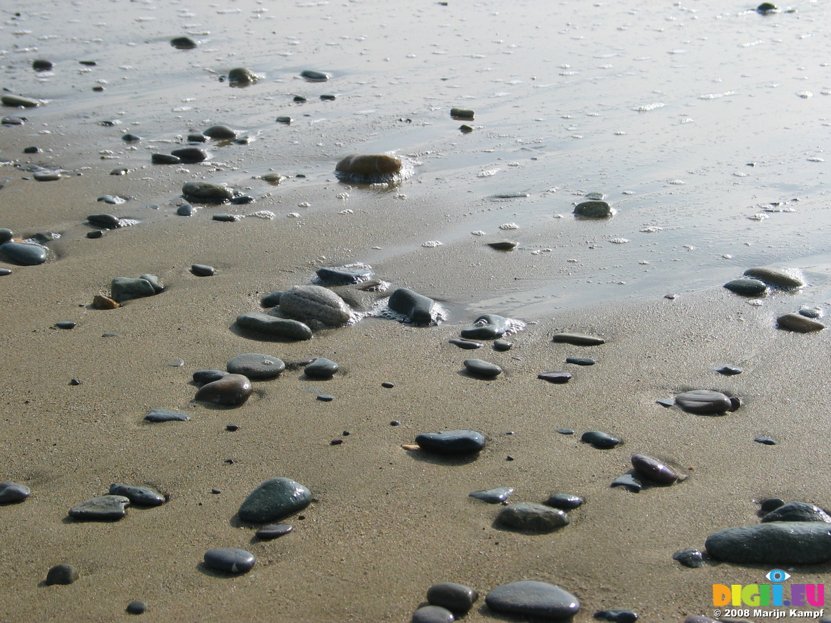 picture 24995 pebbles on beach 20080217 pebbles on beach photo