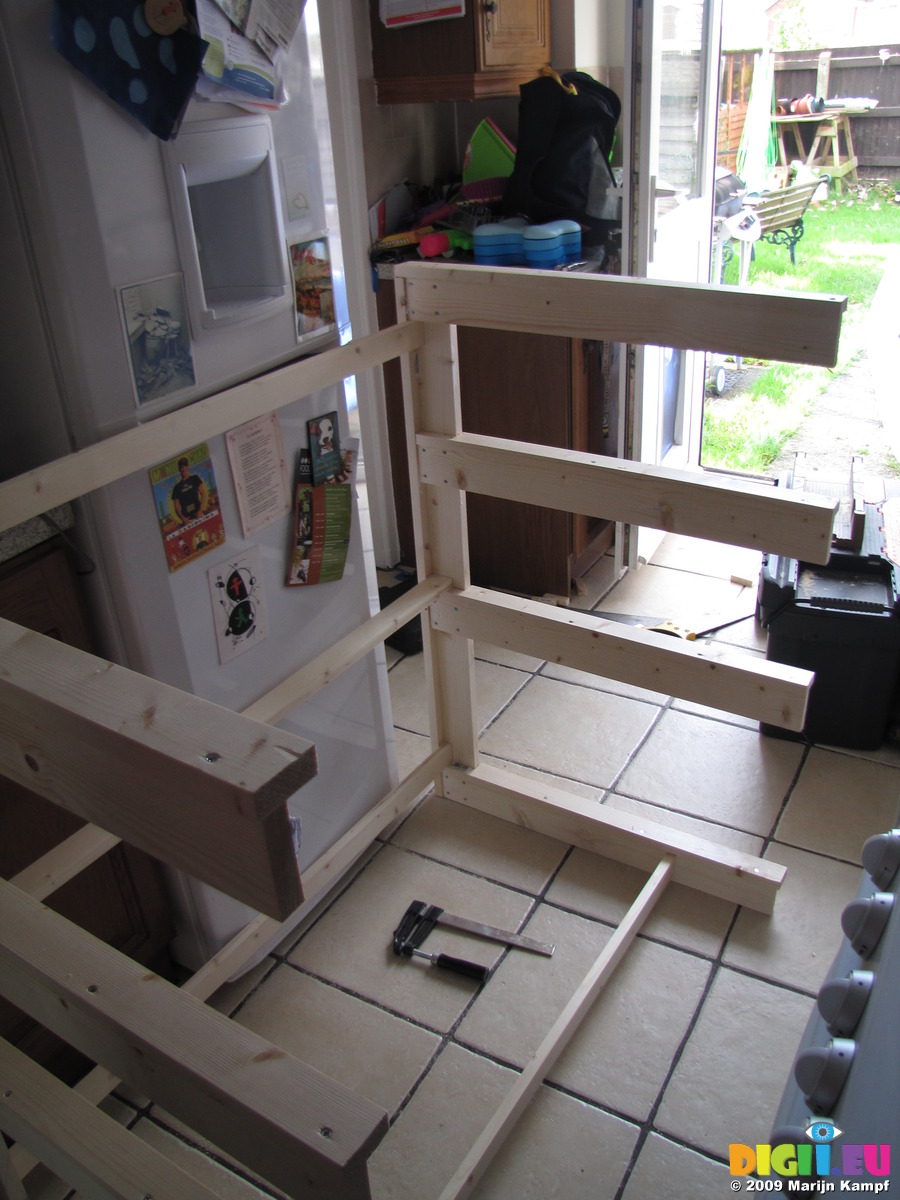 Picture SX10772 Cheap surfboard rack for four boards | 20091114-15 DIY ...